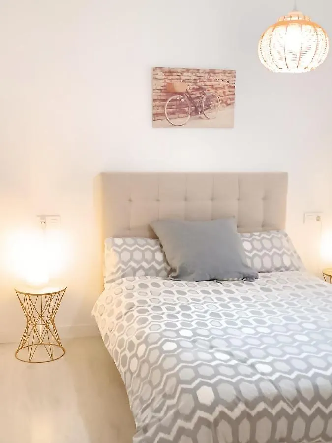 Apartment Gran Apartamento En El Centro Historico Con Parking Gratuito 4 Habitaciones Por Keywise Malaga